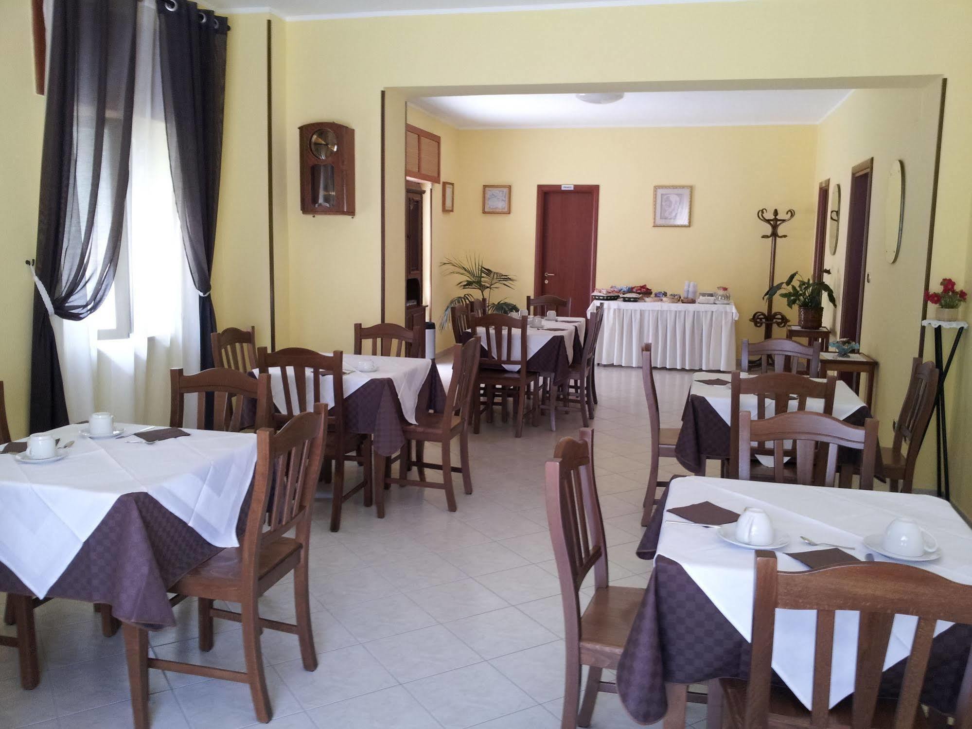 Holiday B&B Vico Del Gargano Εξωτερικό φωτογραφία