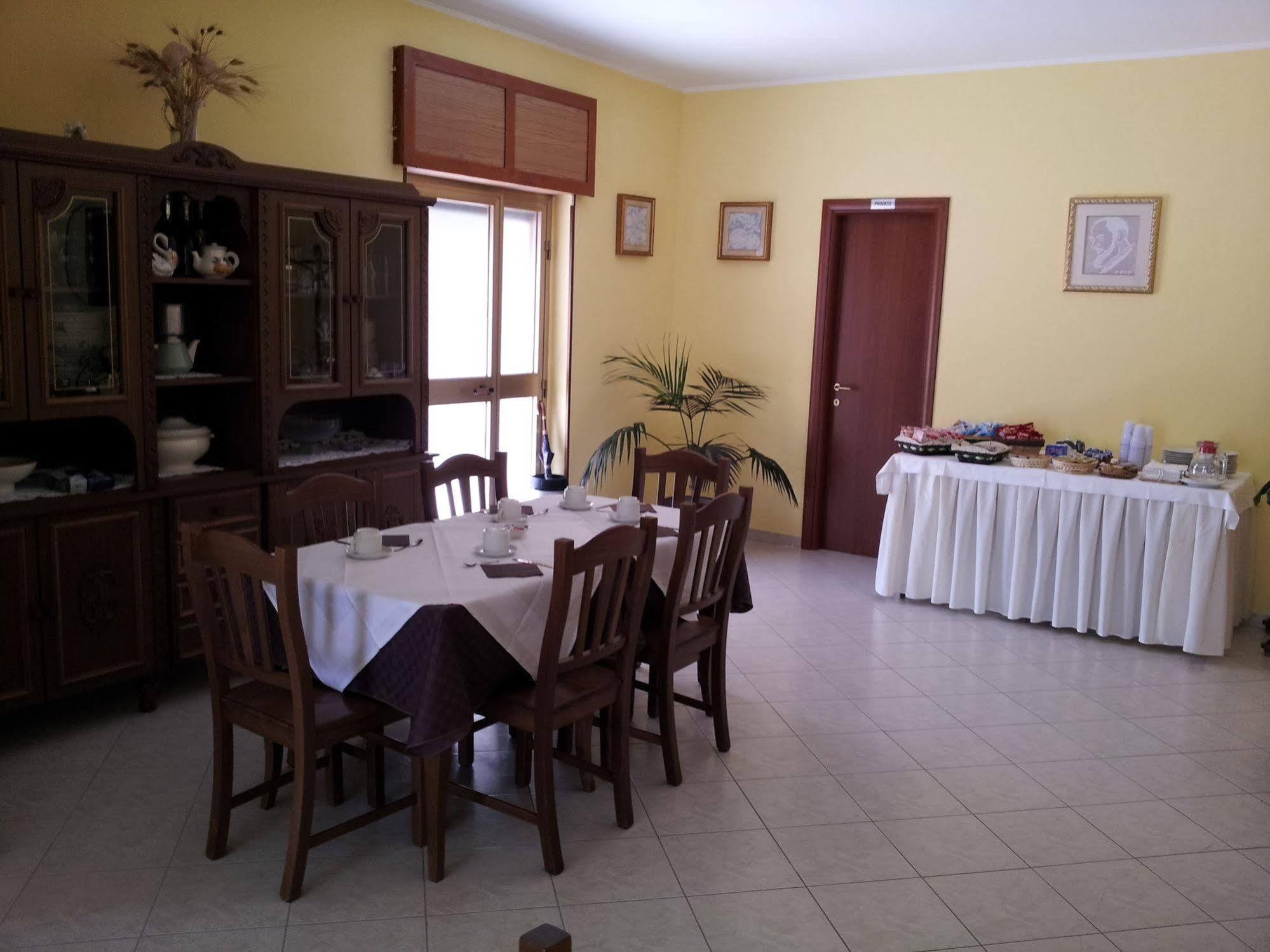 Holiday B&B Vico Del Gargano Εξωτερικό φωτογραφία
