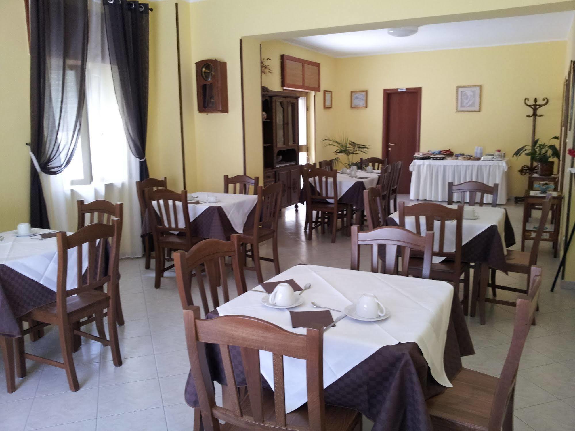 Holiday B&B Vico Del Gargano Εξωτερικό φωτογραφία